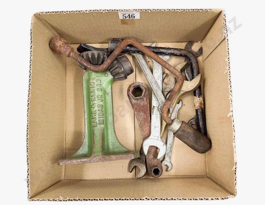 Lake & Elliot Midas JRS421 Car Jack with Assorted Vintage Car Hand Tools Image 1++