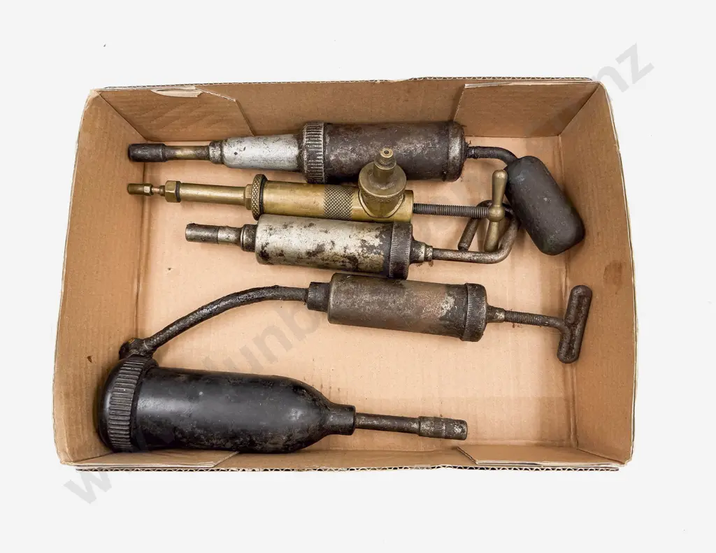 Five Various Manufacture Vintage Grease Guns Image 1++