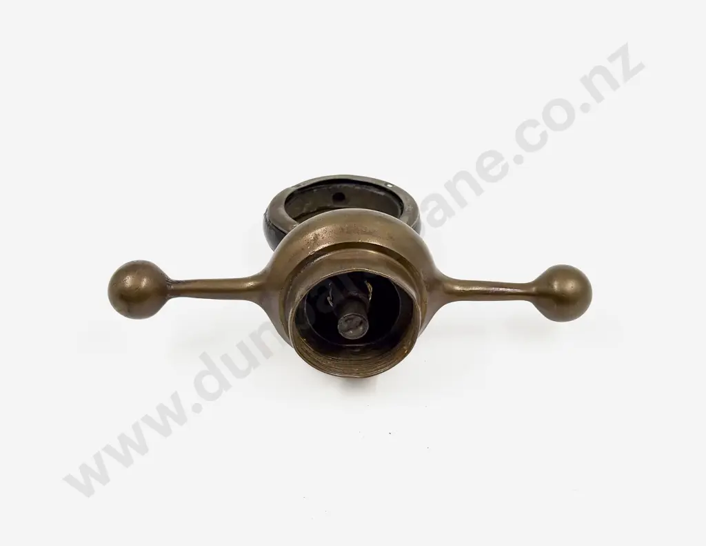 Boyce Moto Meter Buick on 'Dog Bone' Radiator Cap Image 1++