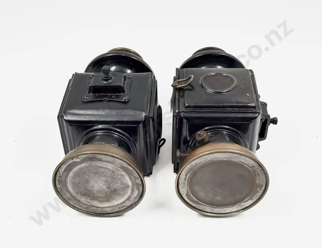 Pair Antique Un-Branded Gas Lamps Image 1++