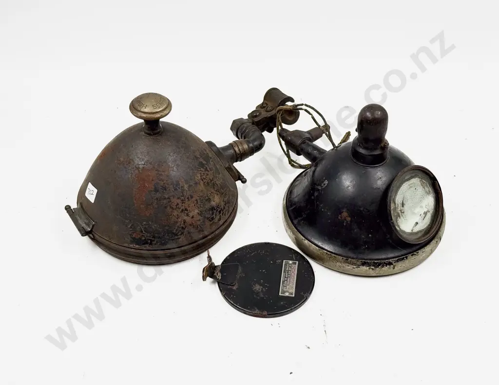 Vintage Howe Electric Searchlight and Other Image 1++