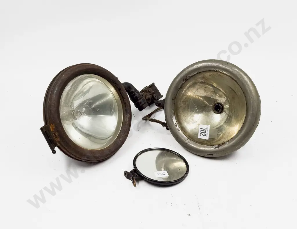 Vintage Howe Electric Searchlight and Other Image 1++