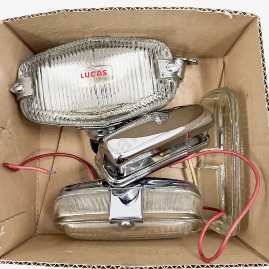 Two Lucas L661 - 494 Reversing Lamps with Licence Plate Lamp spear Glass & Switch