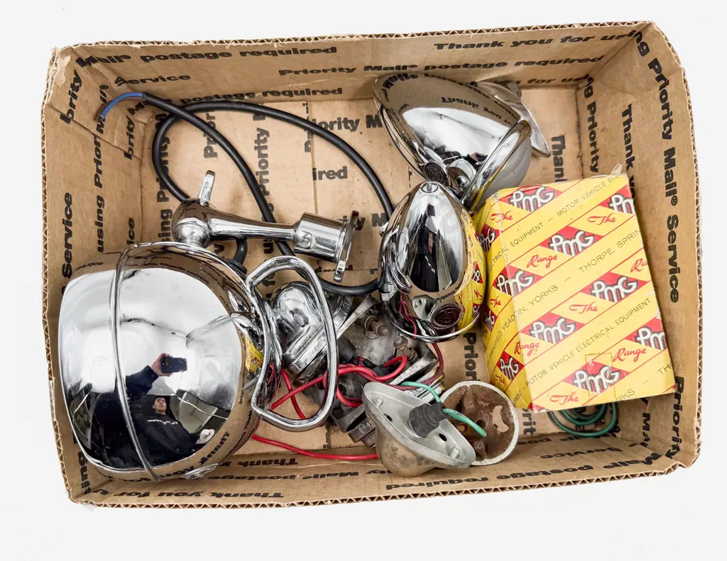 Raydyot Spot Lamp with Pair Lucas 1142 Side Lamps and Various Image 1++