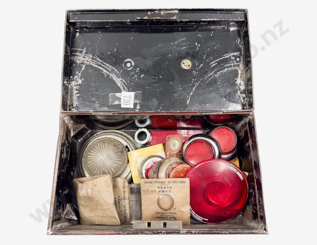 Qty Assorted Lamp Glass and Tail Lights Image 1++