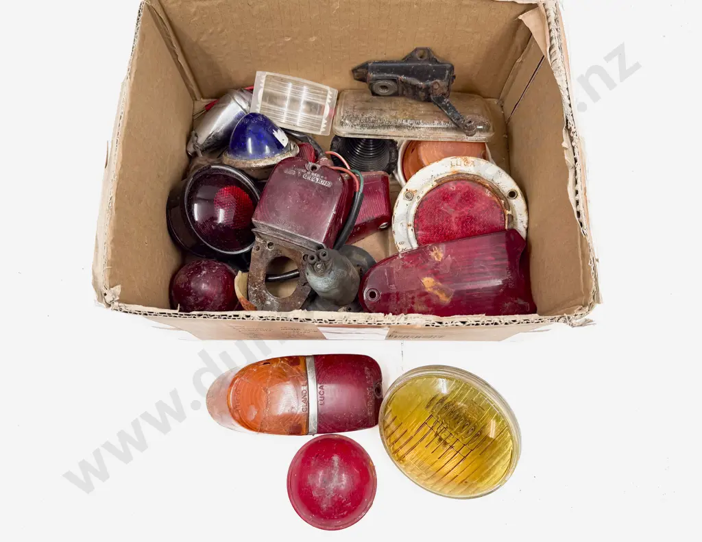Qty Assorted Mainly Plastic Tail Light Lenses and some fittings Image 1++