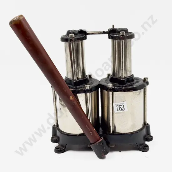 C1917 Globe MGC Co 'Dead Easy' Type Pump