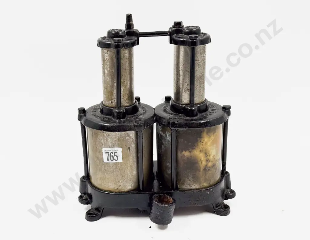 C1917 Globe MGC Co 'Dead Easy' Tire Pump Image 1++