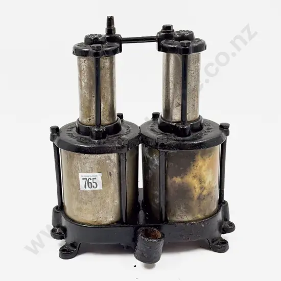 C1917 Globe MGC Co 'Dead Easy' Tire Pump