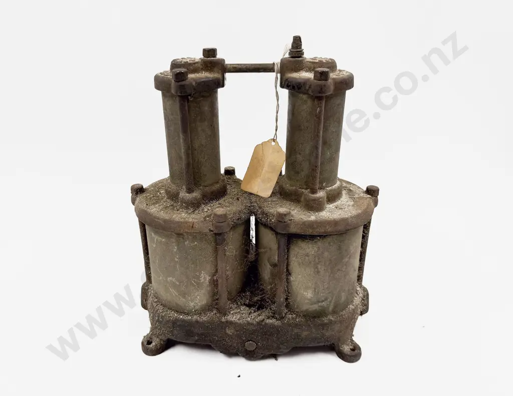 C1917 Globe MGC Co 'Dead Easy' Tire Pump Image 1++