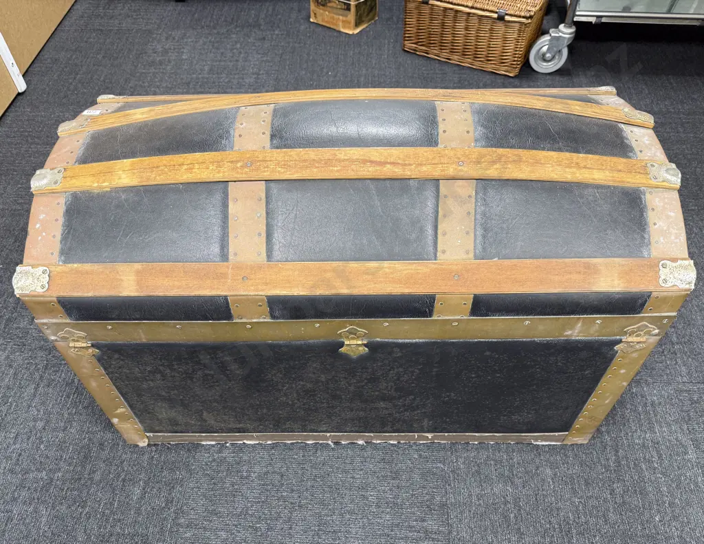 Antique Saratoga Travelling Trunk Image 1++