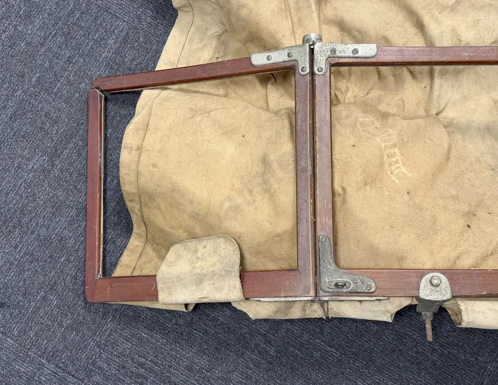 Vintage Automobile Back Seat Passenger Windscreen Image 1++