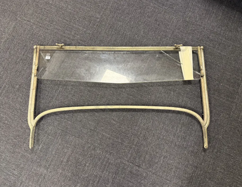 Vintage C1920's Model T Ford Detachable Front Windscreen Image 1++