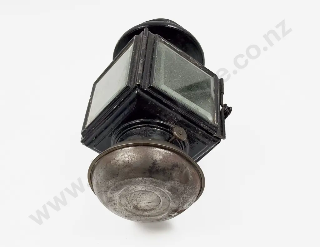 Ford The Victor Lamp Co Model-2 Kerosene Lamp Image 1++