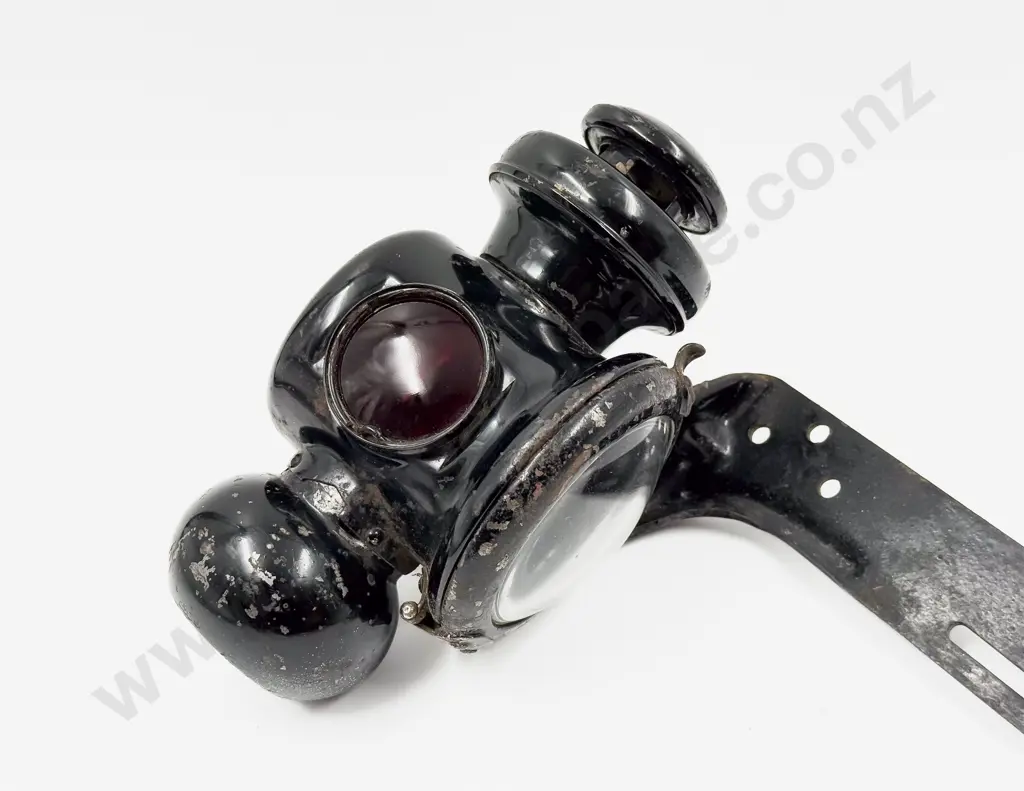 Model T Ford - Ford-O Brown Kerosene Lamp with Mounting Bracket Image 1++