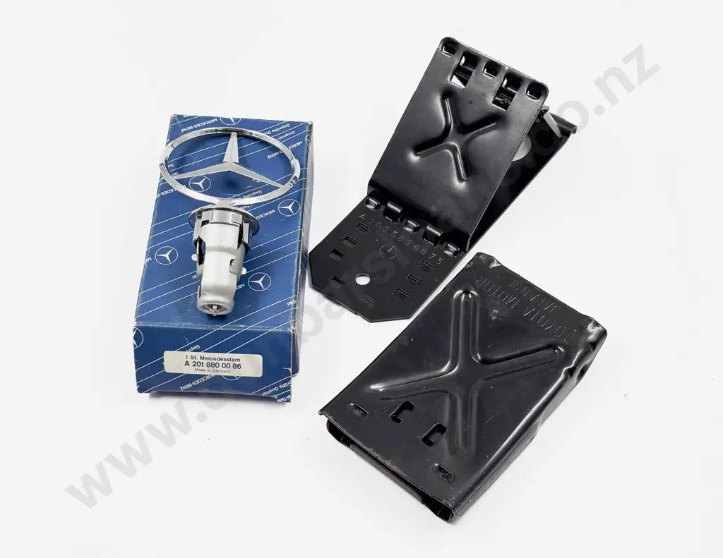 As New Boxed Mercedes Hood Emblem and A2035830075 Wheel Stopper Image 1++