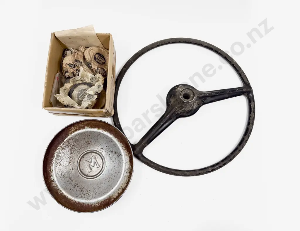 Morris Minor Steering Wheel with Single Hub Cap and New/Old Qty Repco Piston Rings - Suits Morris 12/4 Image 1++