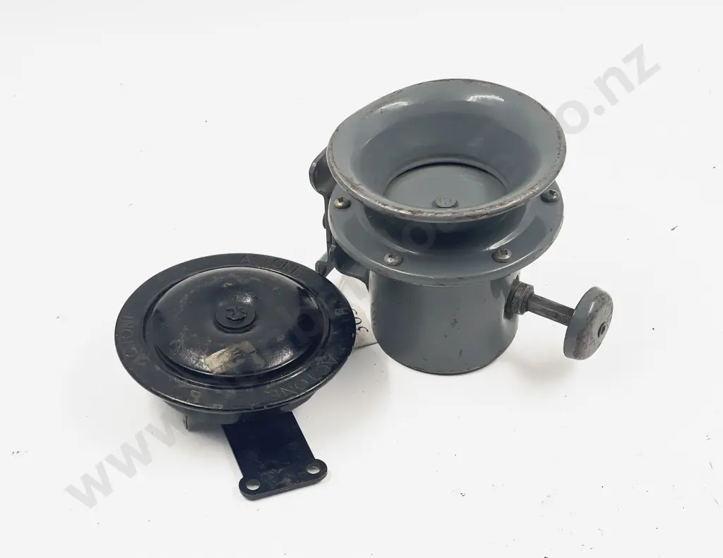 Delco-Remy Made in England A7308 Actone Car Horn and Other Hand Operated Image 1++