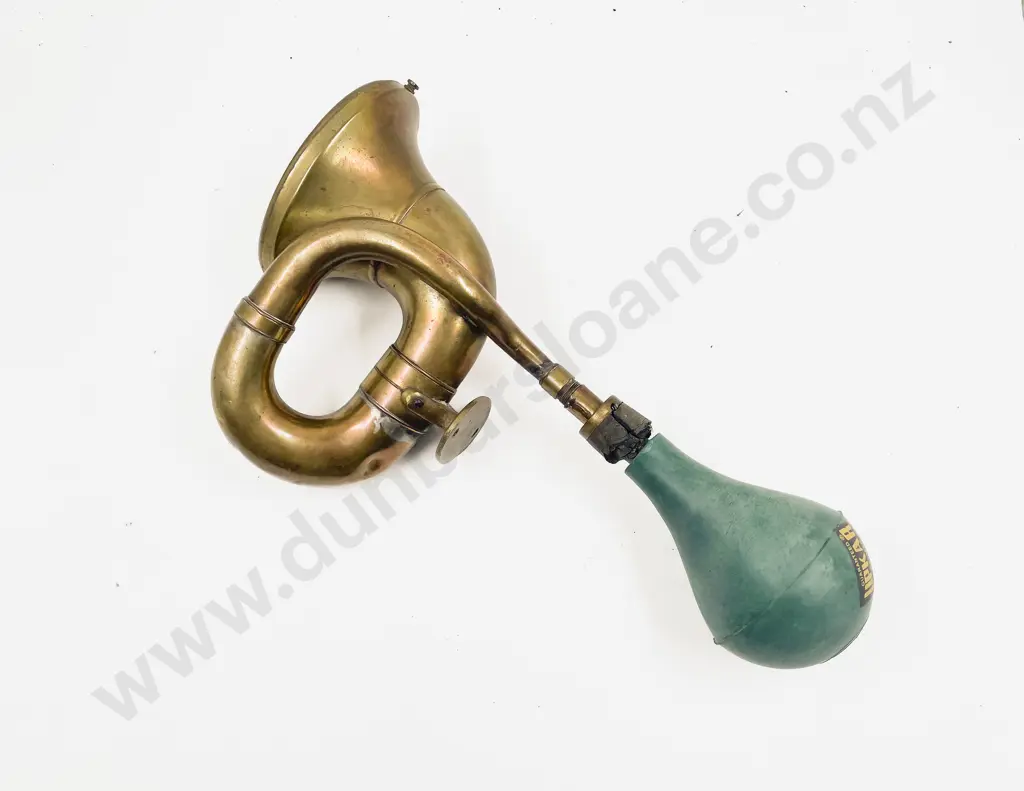 Vintage Brass Automobile Horn Image 1++