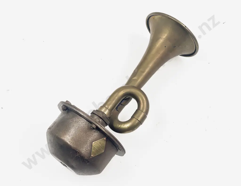 Renault HF 201 6Volts Brass Automobile Horn Image 1++