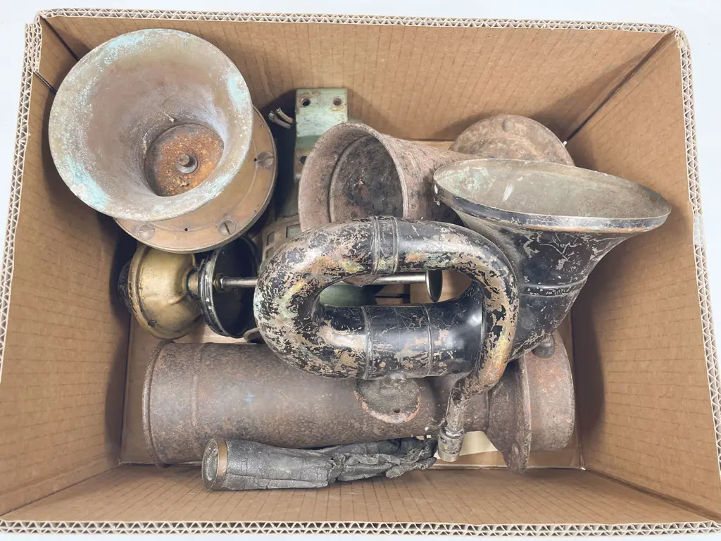 Vintage Automobile Horns suitable for restoration and or parts Image 1++