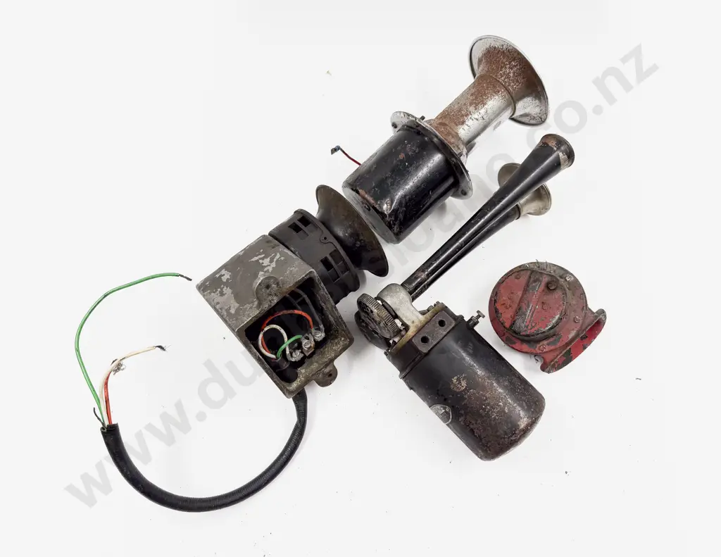 Vintage Automobile Horns suitable for restoration and or parts Image 1++