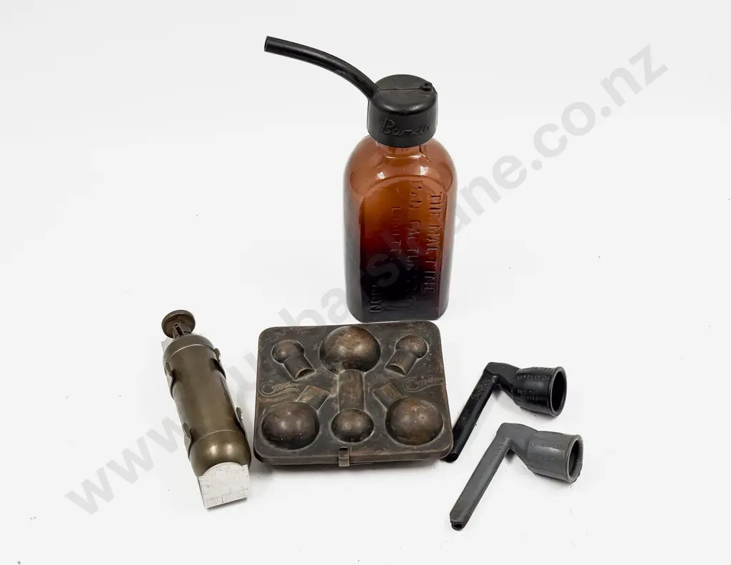 1-2-3 Bicycle Fire Extinguisher with Water Bottler Pourers and Light Bulb Case Image 1++