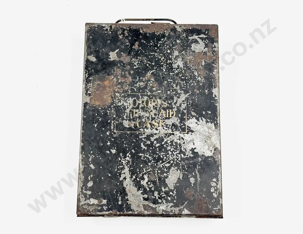 Japanned Tin 'Motorists First Aid Case' with Original Boots Contents Image 1++