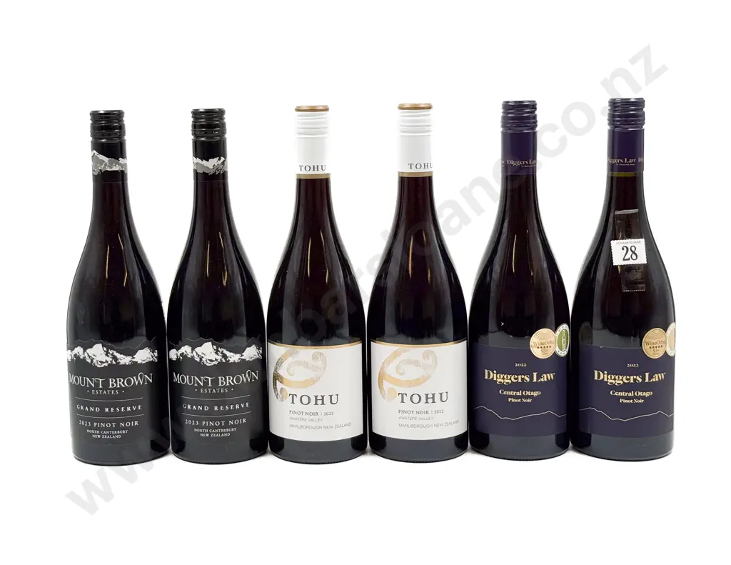 NZ Six Assorted Pinot Noir Image 1++