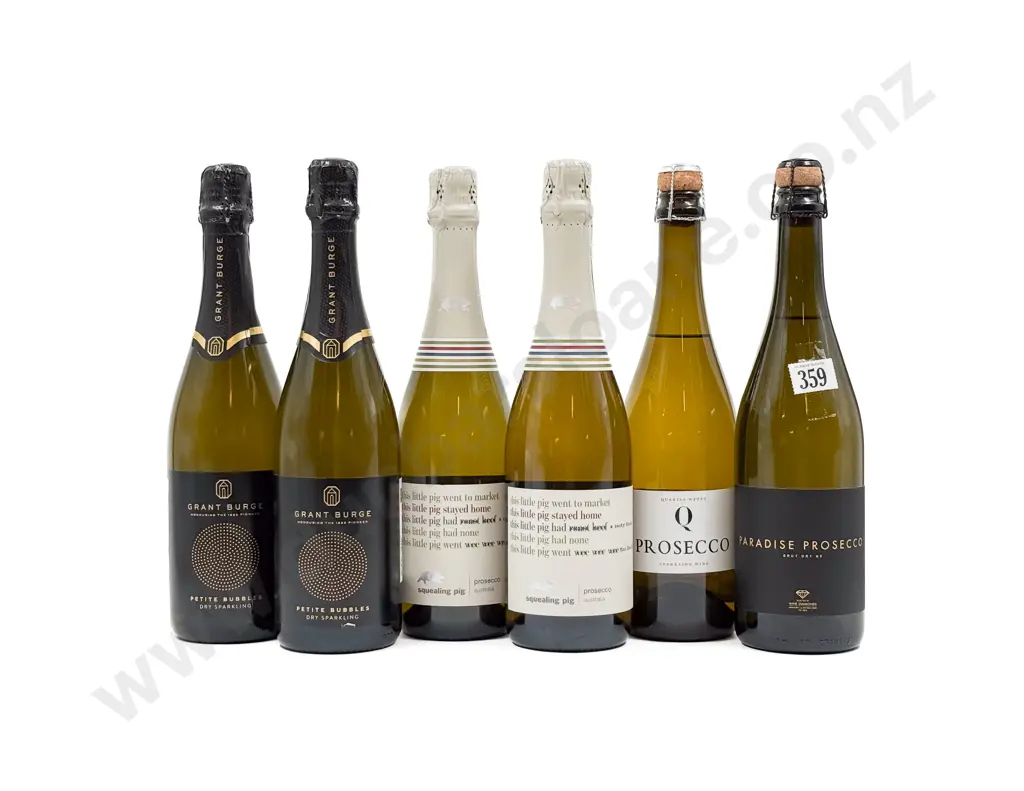 AUST Six Assorted Sparkling Wines & Prosecco Image 1++