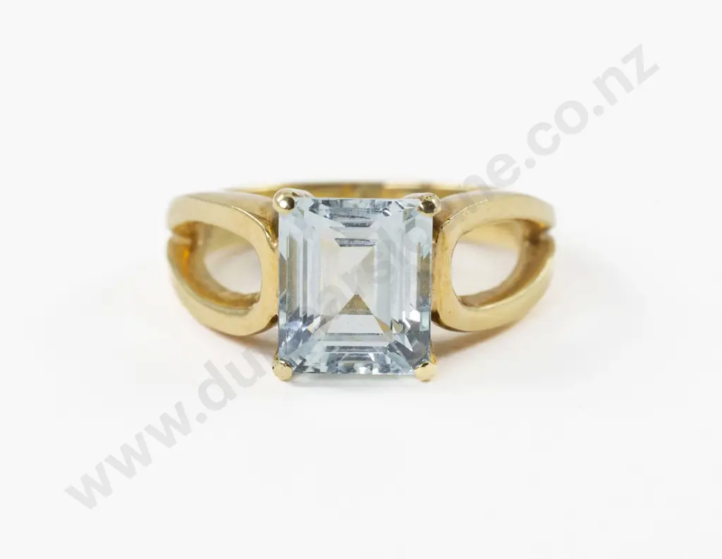18ct Single Stone Aquamarine Dress Ring Image 1++