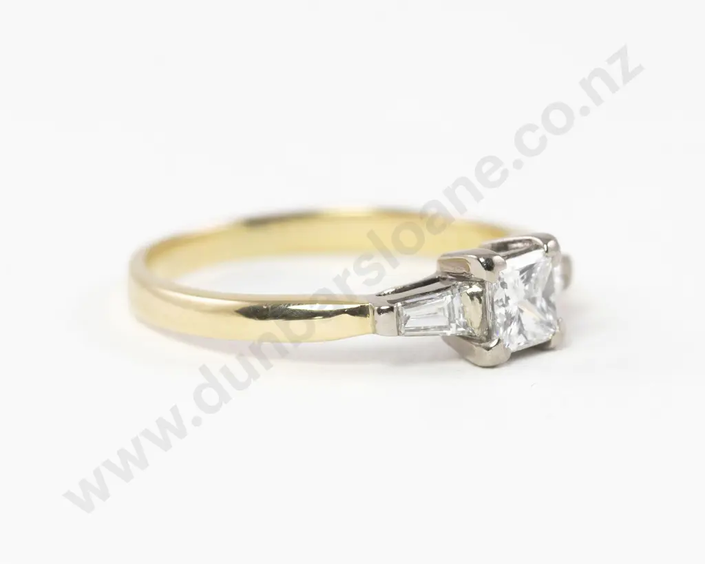 18ct Modern Three Stone Diamond Ring Image 1++