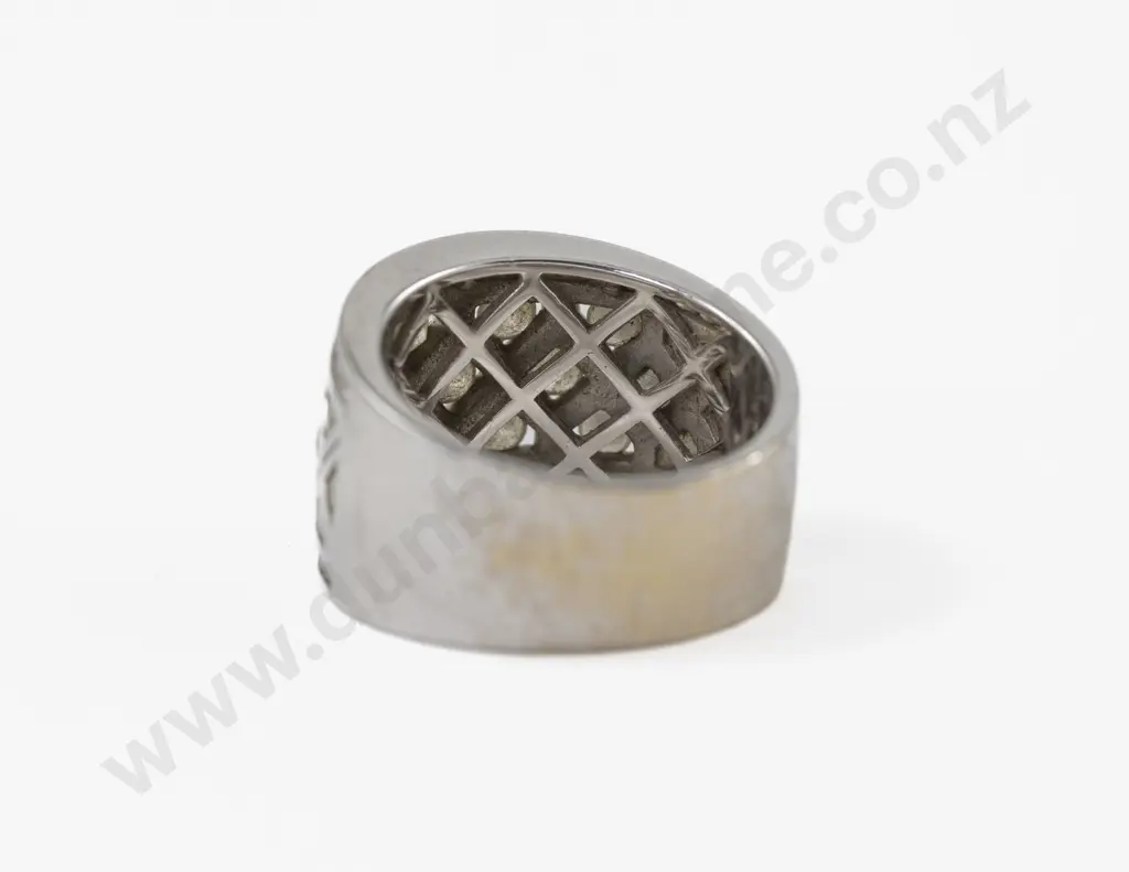 18ct White Gold 57Stone Diamond Fancy Band Ring Image 1++