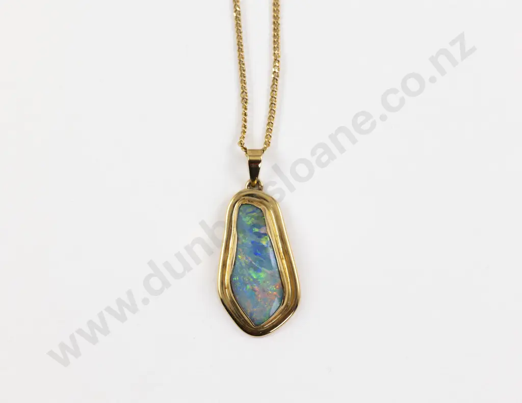 18ct Framed Single Opal Pendant Image 1++