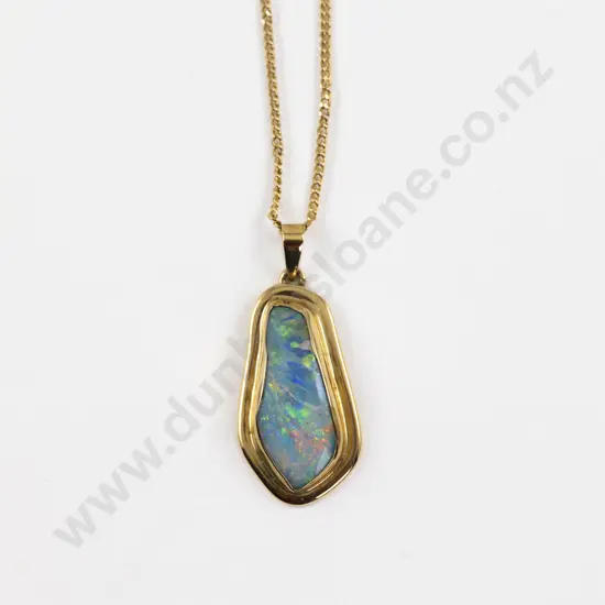 18ct Framed Single Opal Pendant