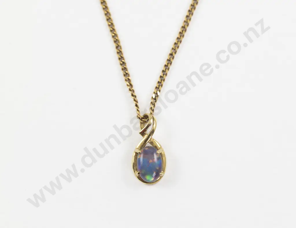 9ct Framed Single Opal Pendant Image 1++