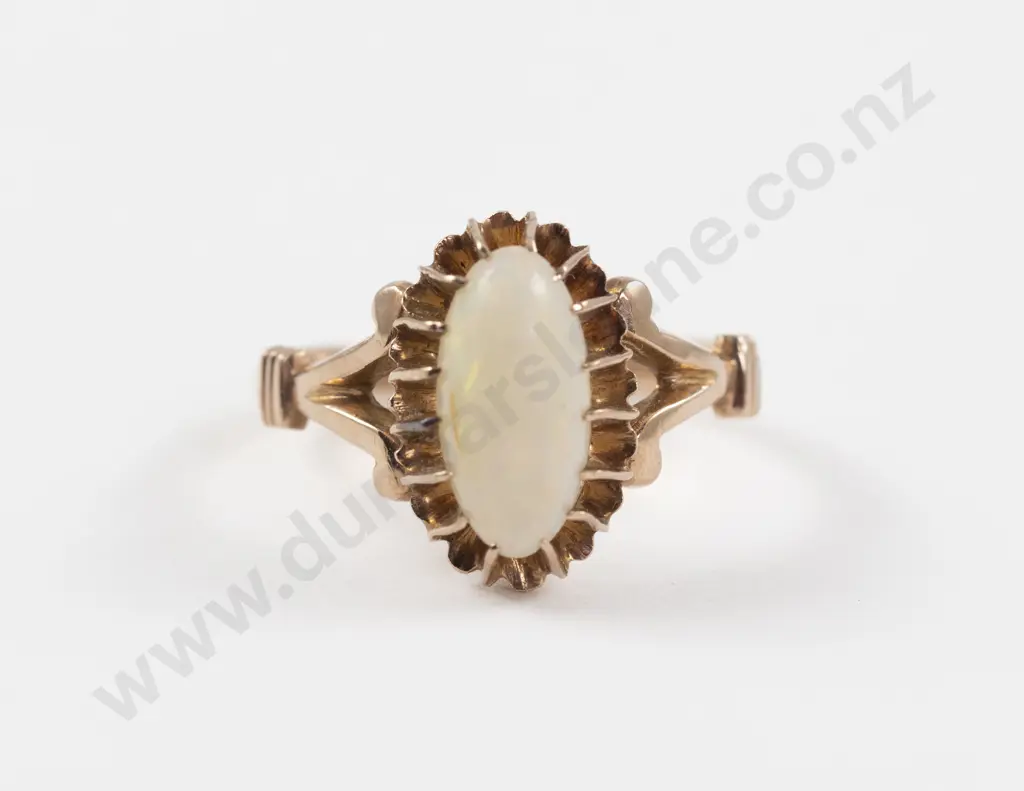 Victorian 9ct Single Stone Opal Ring Image 1++
