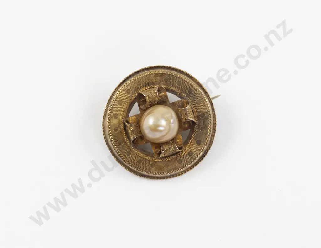 Victorian 15ct Snigle Pearl Circular Brooch Image 1++
