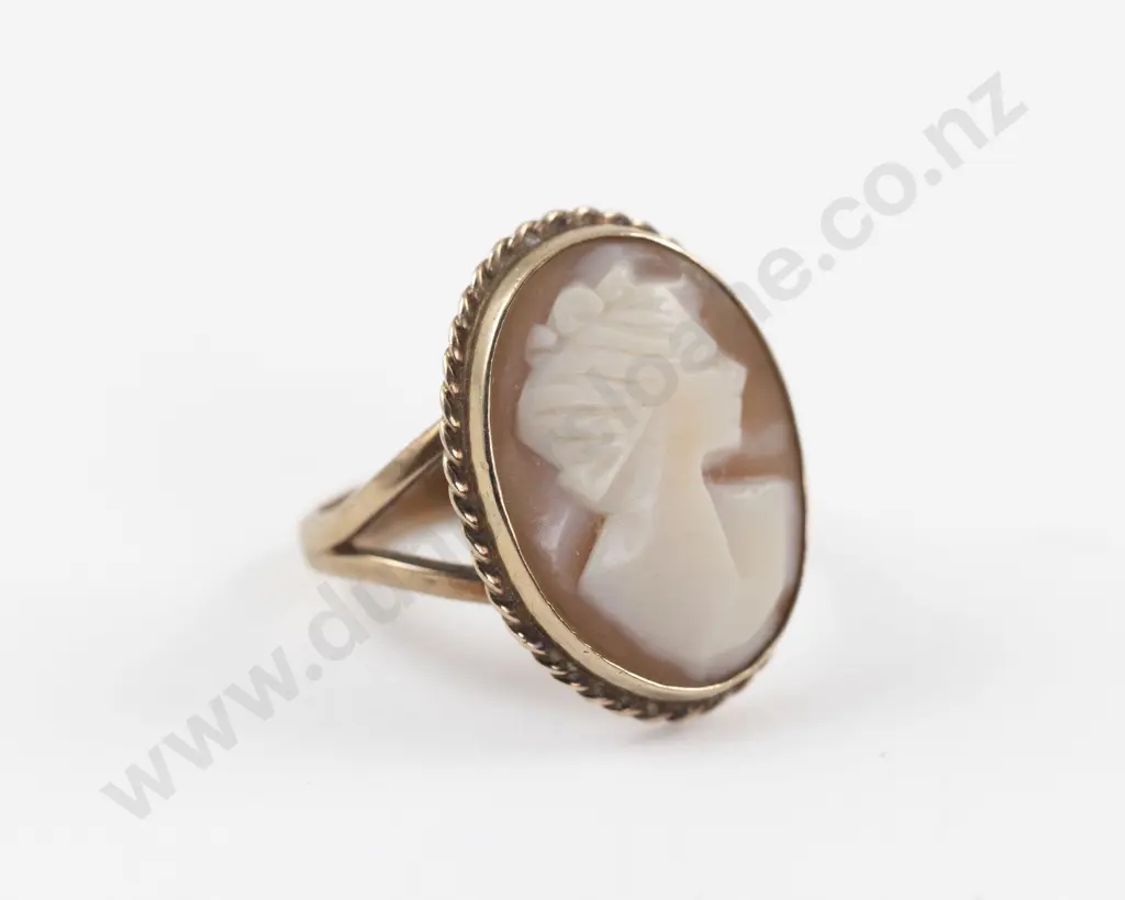 9ct Classic Portrait Cameo Dress Ring Image 1++