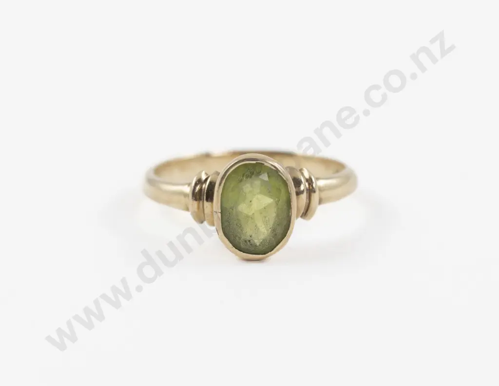 9ct Single Stone Peridot Ring Image 1++