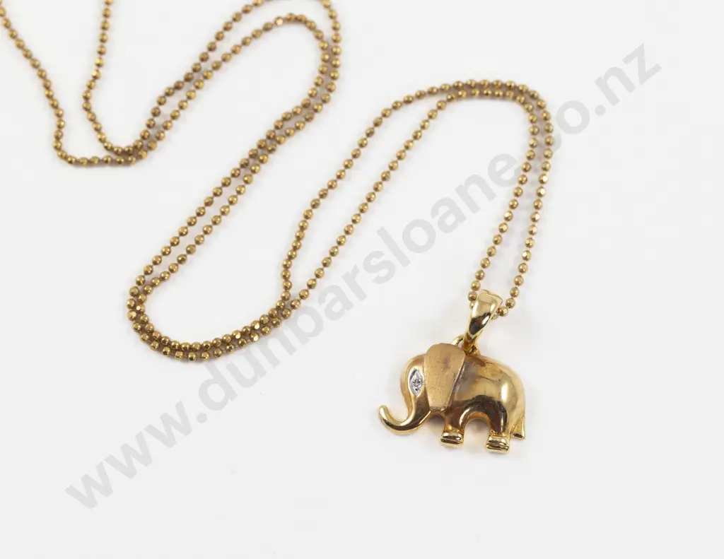 18ct Elephant Pendant Image 1++