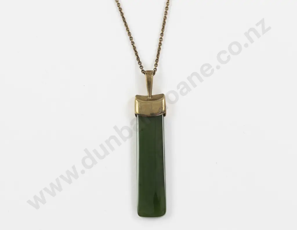 NZ 9ct Mounted Greenstone Pendant Image 1++