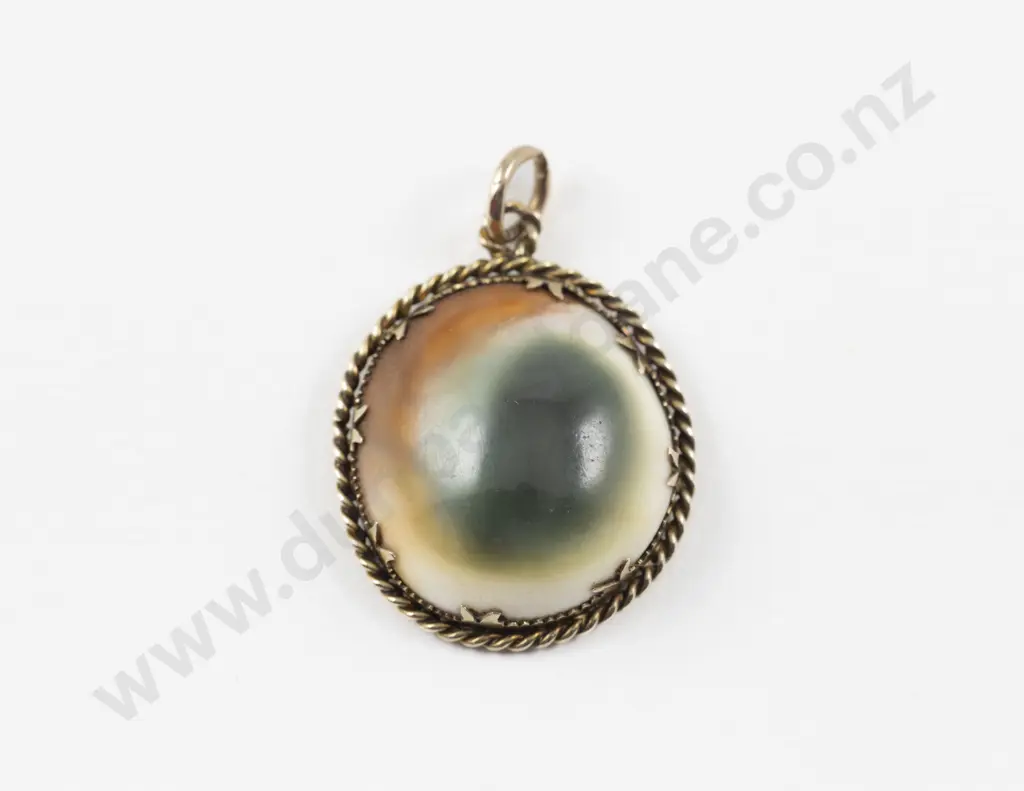 9ct Mounted Cats Eye Pendant Image 1++