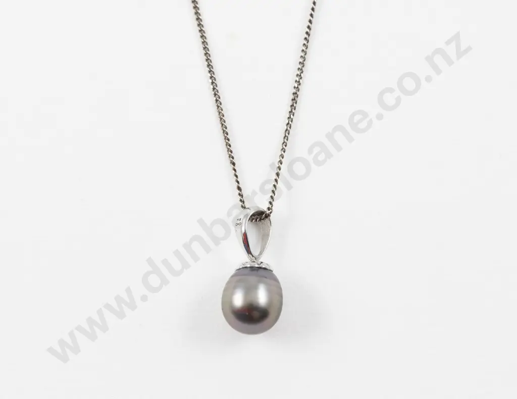 14ct White Gold Single Black Pearl Pendant Image 1++