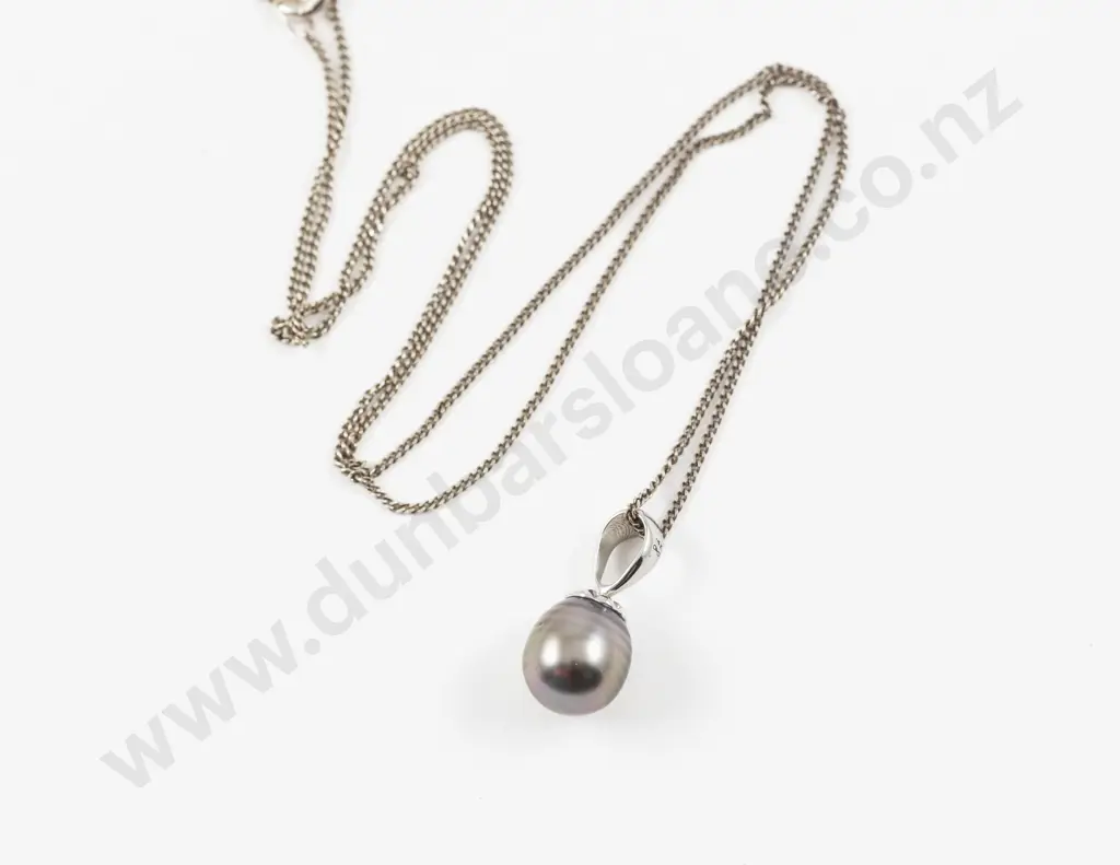 14ct White Gold Single Black Pearl Pendant Image 1++