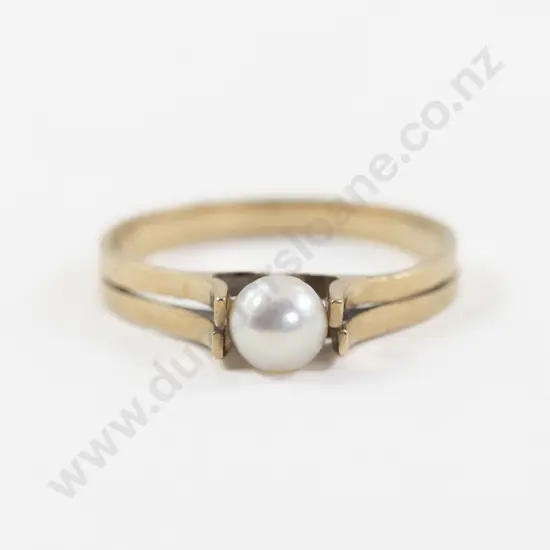 9ct Single Cultured Pearl Ring