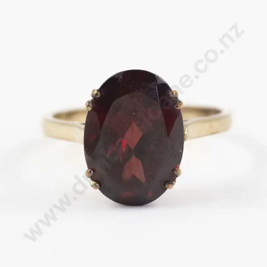 9ct Single Stone Garnet Ring