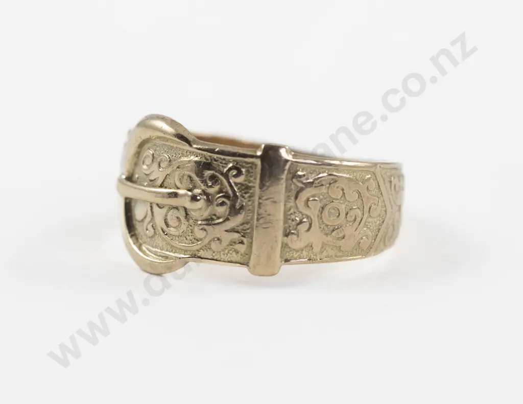 9ct Engraved Buckle Band Ring Image 1++