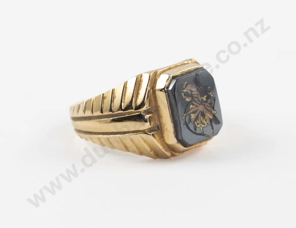 14ct Single Hematite Gents Signet Ring Image 1++