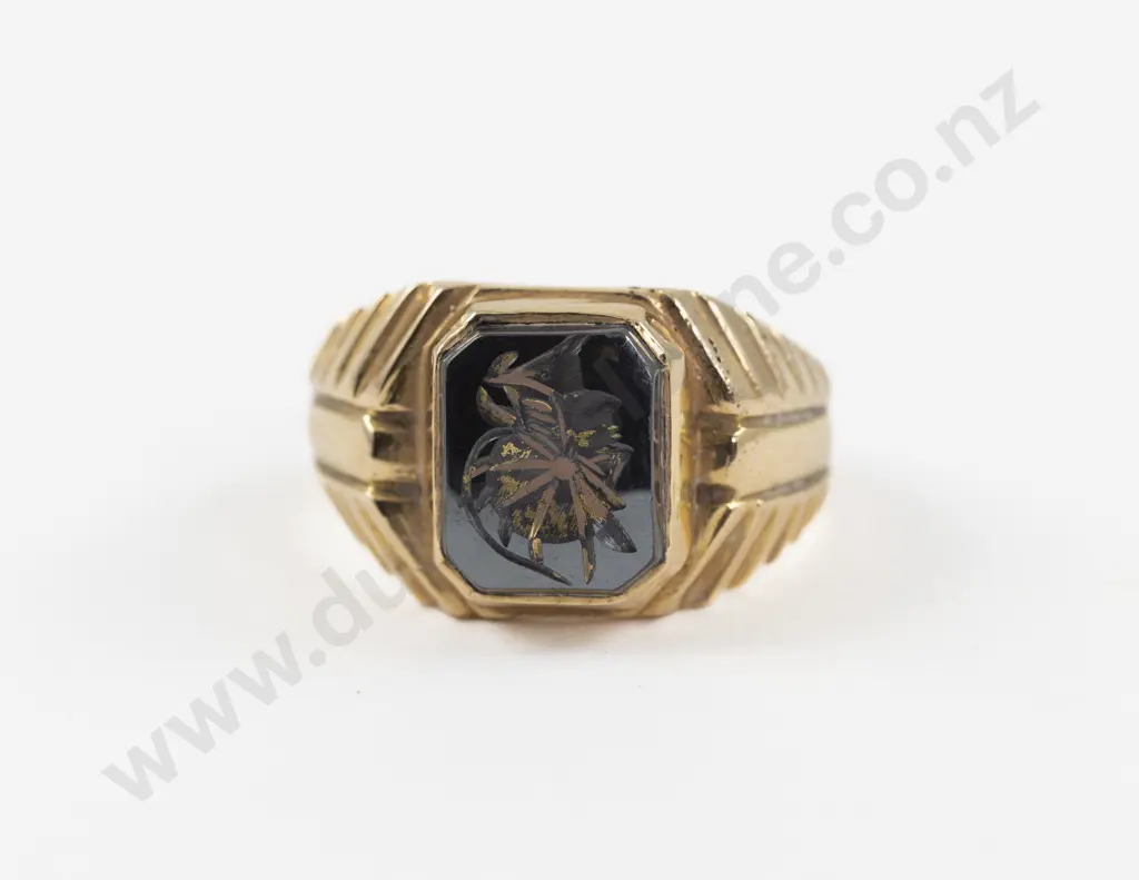 14ct Single Hematite Gents Signet Ring Image 1++